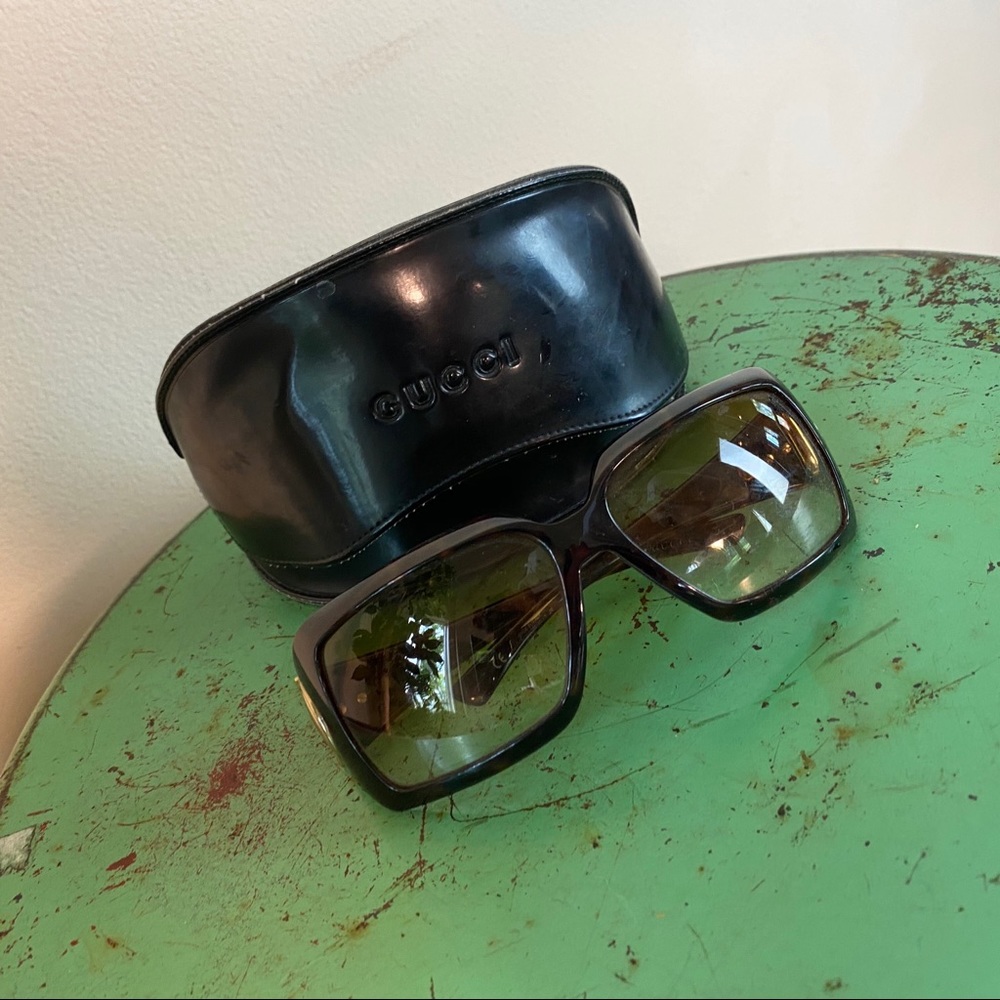 Classic Gucci sunglasses in brown